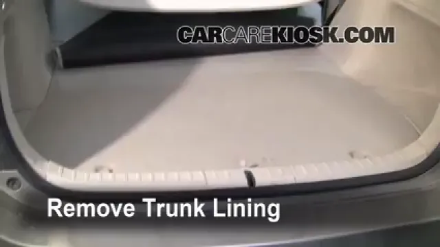 2005 Toyota Prius 1.5L 4 Cyl. Levantar auto Usar el gato para levantar el auto